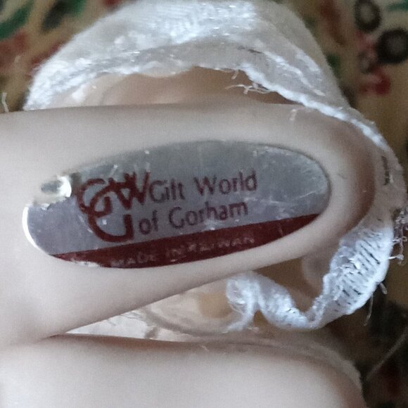 Vintage 1983 December Girl Gorham Doll Ornament Porcelain Face Month Collection - Picture 7 of 7